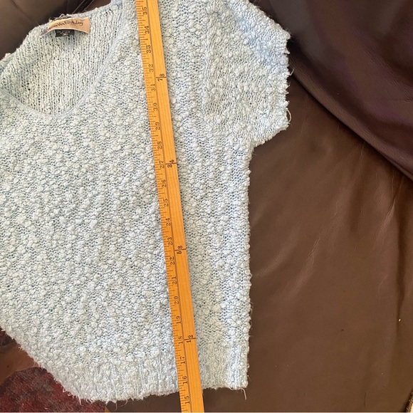 Vintage Diane von Furstenberg nubby scooped v-neck, size M - Picture 4 of 14